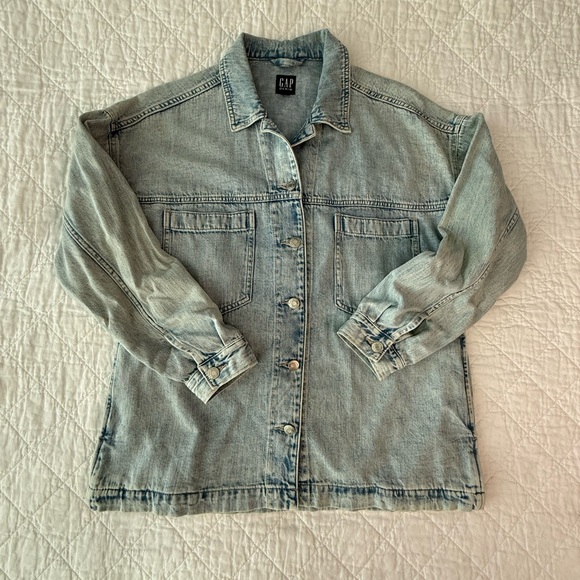 GAP Women's Faded Blue Jean Jacket - Picture 9 of 11